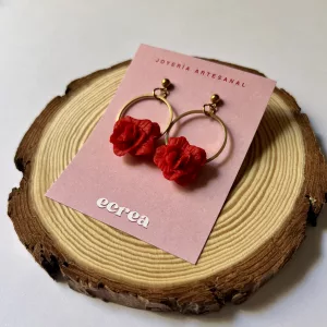 Rosa con aro dorado mediano